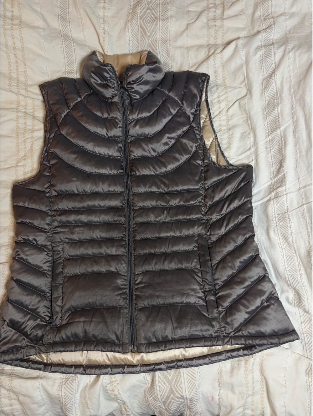 Bernardo Metallic Gray Goose Down Puffer Vest Women’s Large